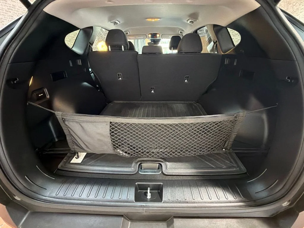 Used 2023 Amazon Gray Hyundai SEL image 13