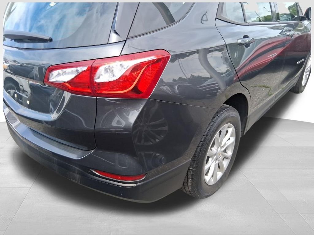 Used 2019 Gray Chevrolet LS image 4