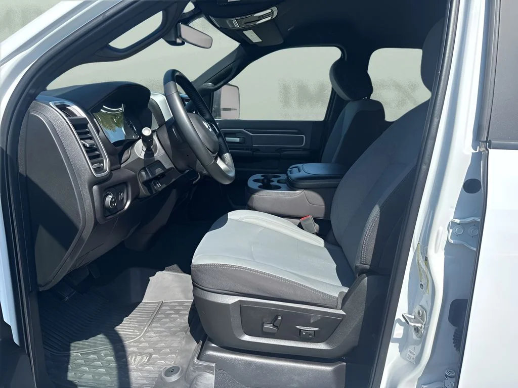 Used 2023 White Ram Big Horn image 9