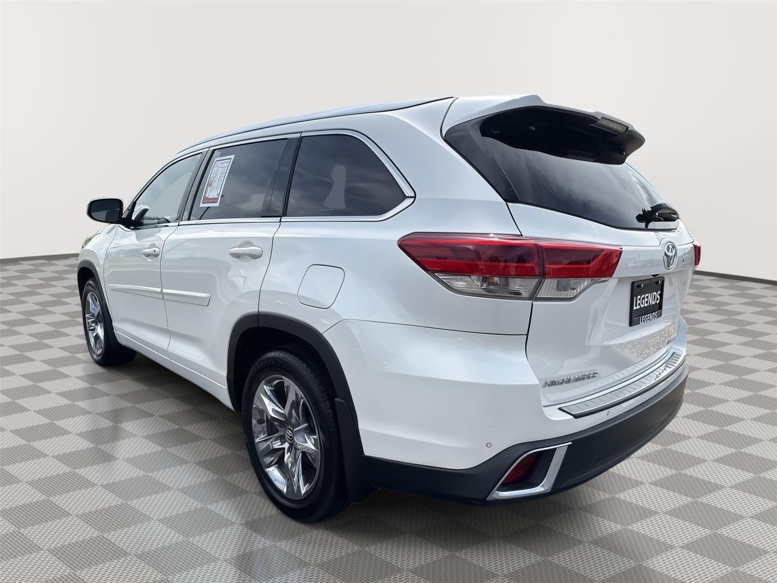 Used 2019 Blizzard Pearl Toyota Limited Platinum image 12