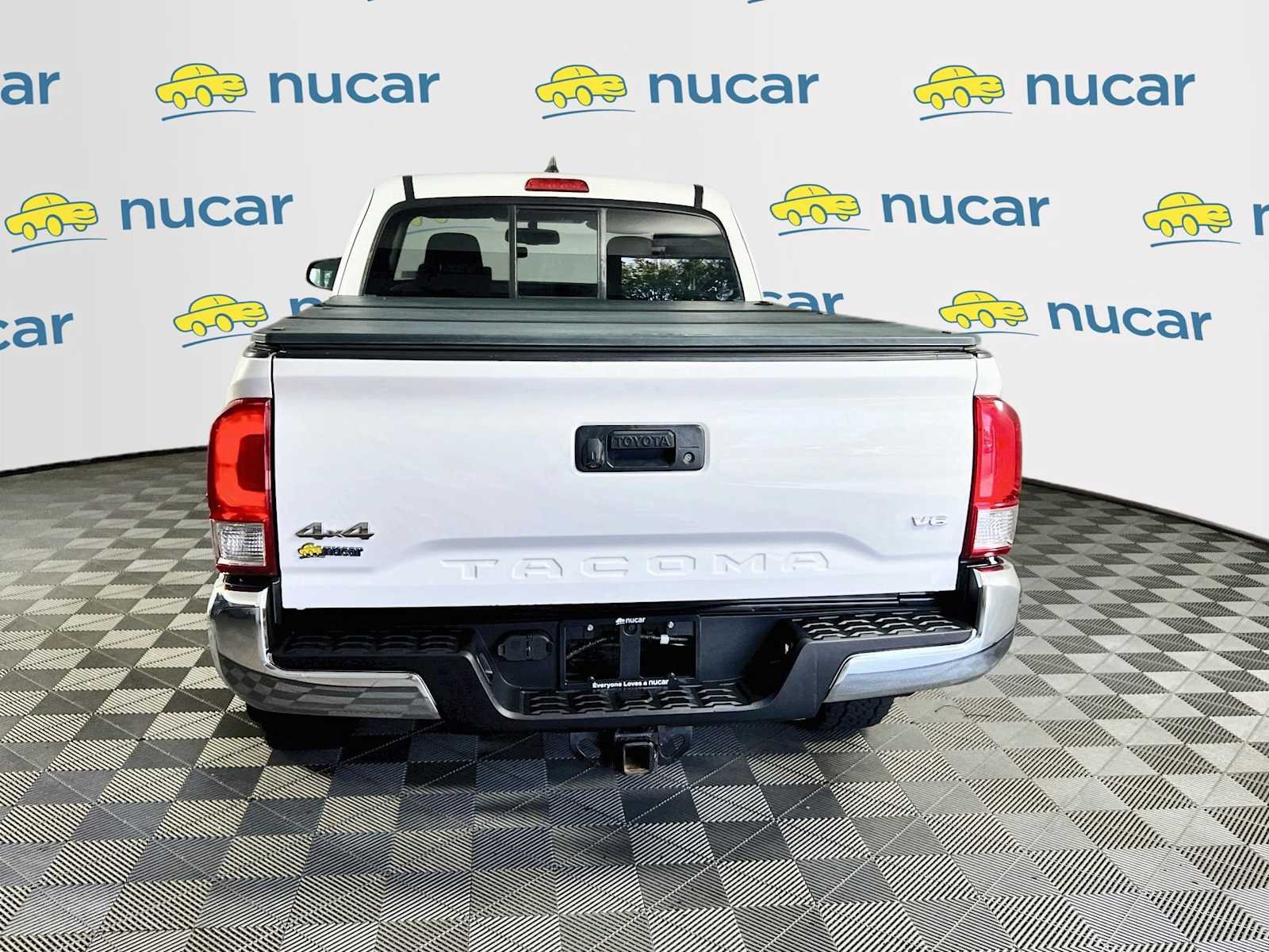 Used 2017 Super White Toyota SR5 image 6