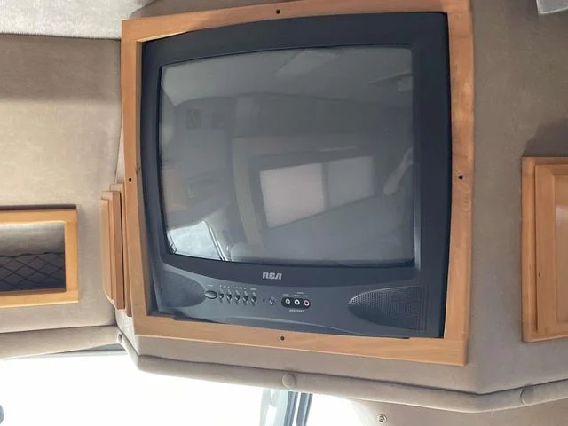 Used 2004  Ford Standard image 8