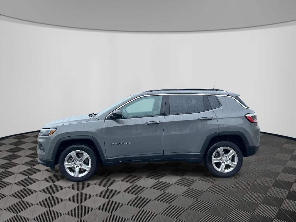 Used 2023 Gray Jeep Latitude image 2