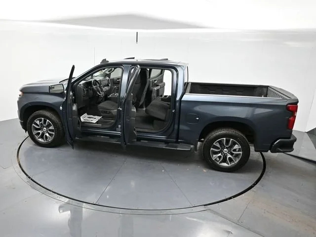 Used 2020 SHADOW GRAY METALLIC Chevrolet RST image 39