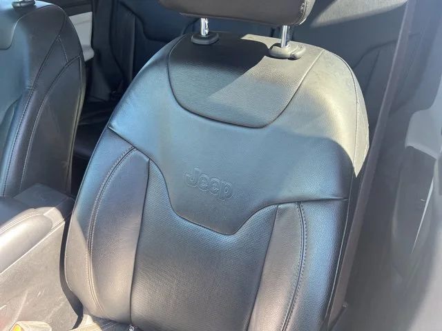 Used 2022 Gray Jeep Limited image 5