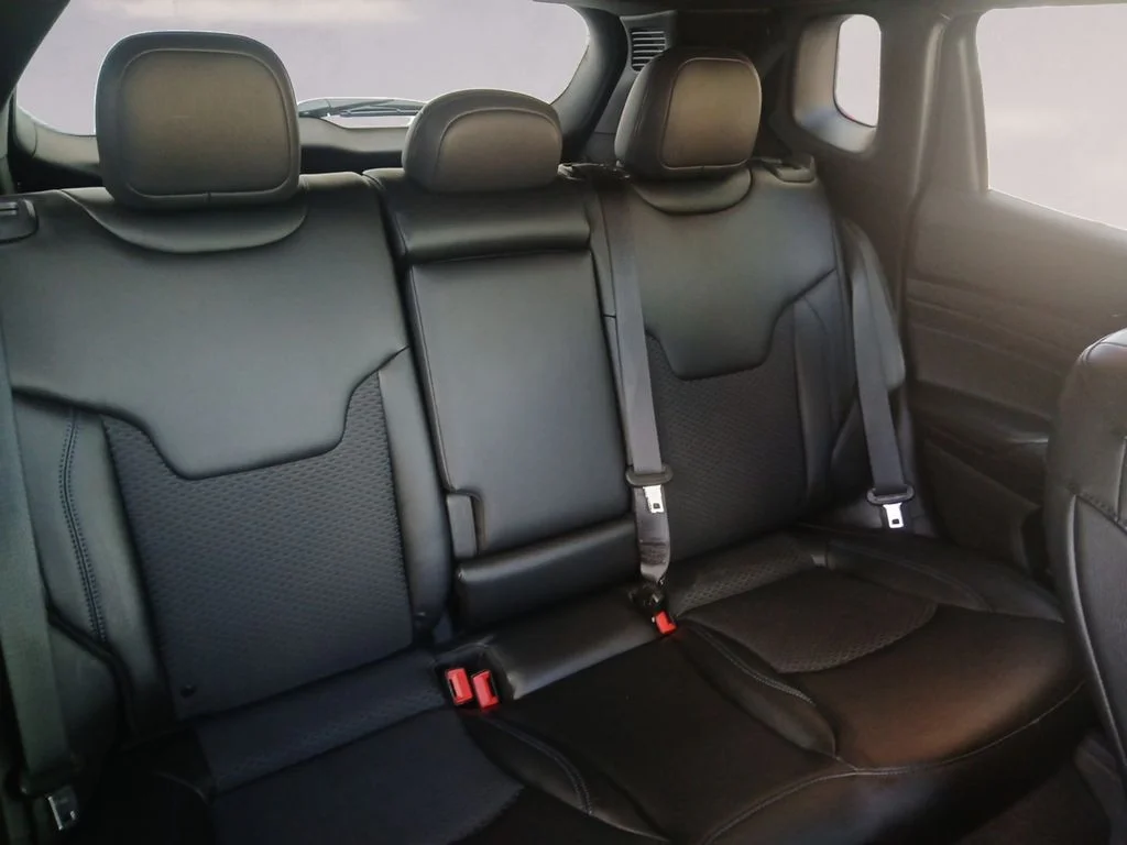 Used 2026 Black Jeep Latitude image 18