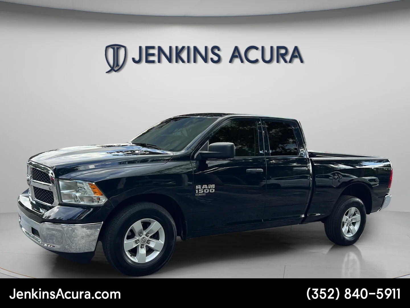 Used 2024 Diamond Black Crystal Pearlcoat Ram SLT image 7