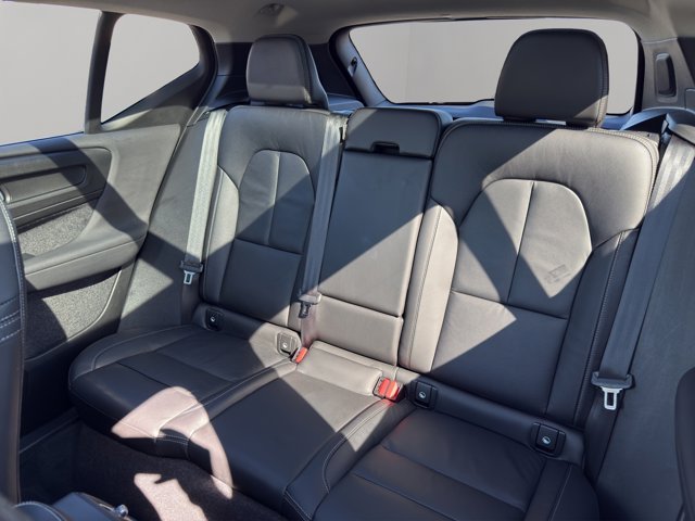 Used 2022 Black Volvo Inscription image 13