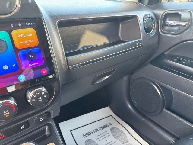Used 2016 White Jeep Latitude image 27