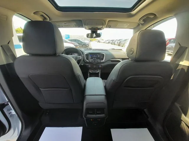 Used 2023 White GMC Denali image 43