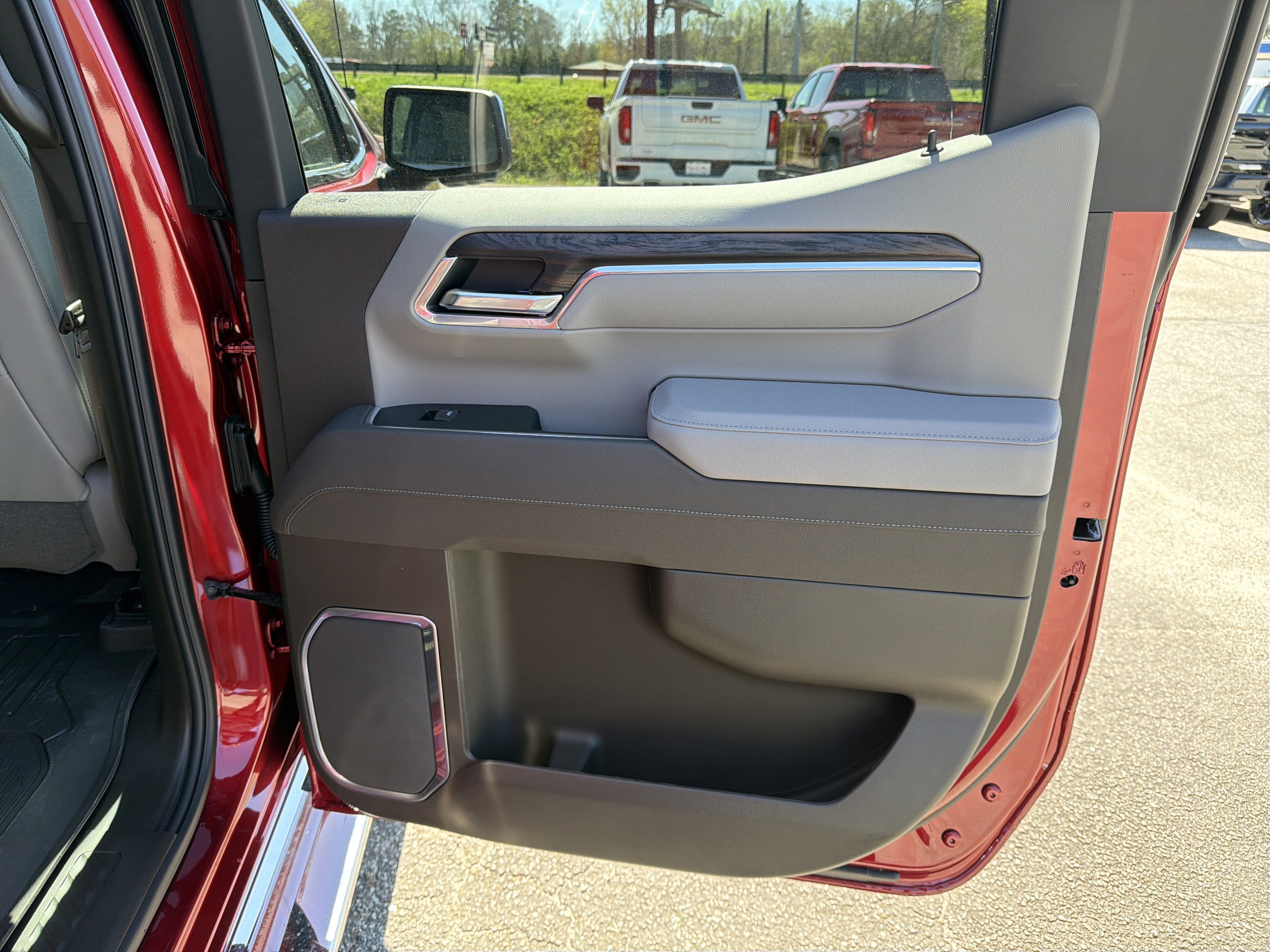 2026 GMC Sierra 1500 SLT - Photo 19