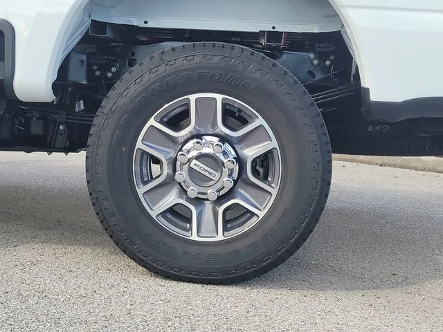 New 2026 Oxford White Ford Lariat image 8