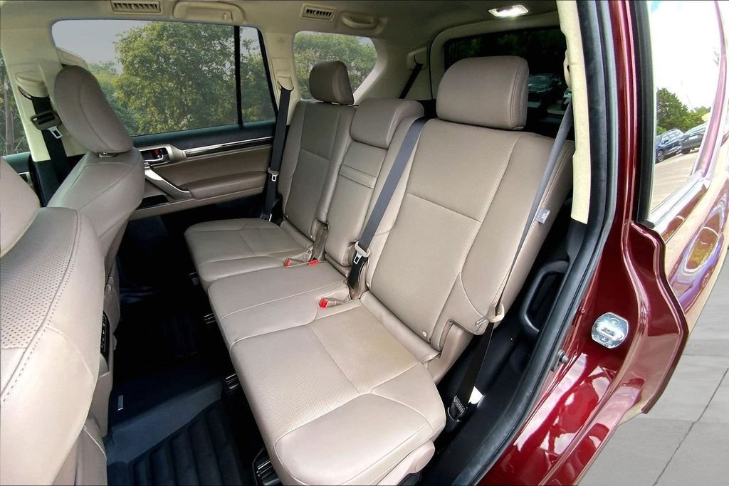 Used 2020 Red Lexus 460 image 21