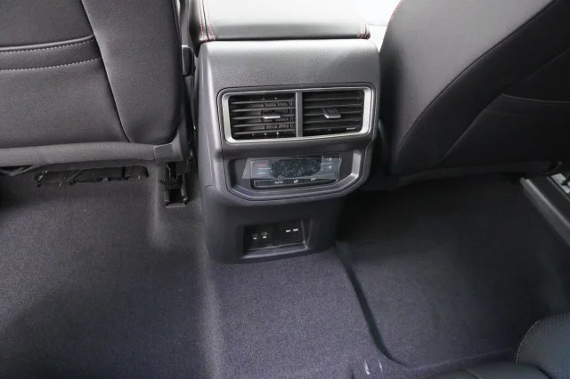 New 2026 Opal White Pearl Volkswagen 2.0T Peak Edition image 25