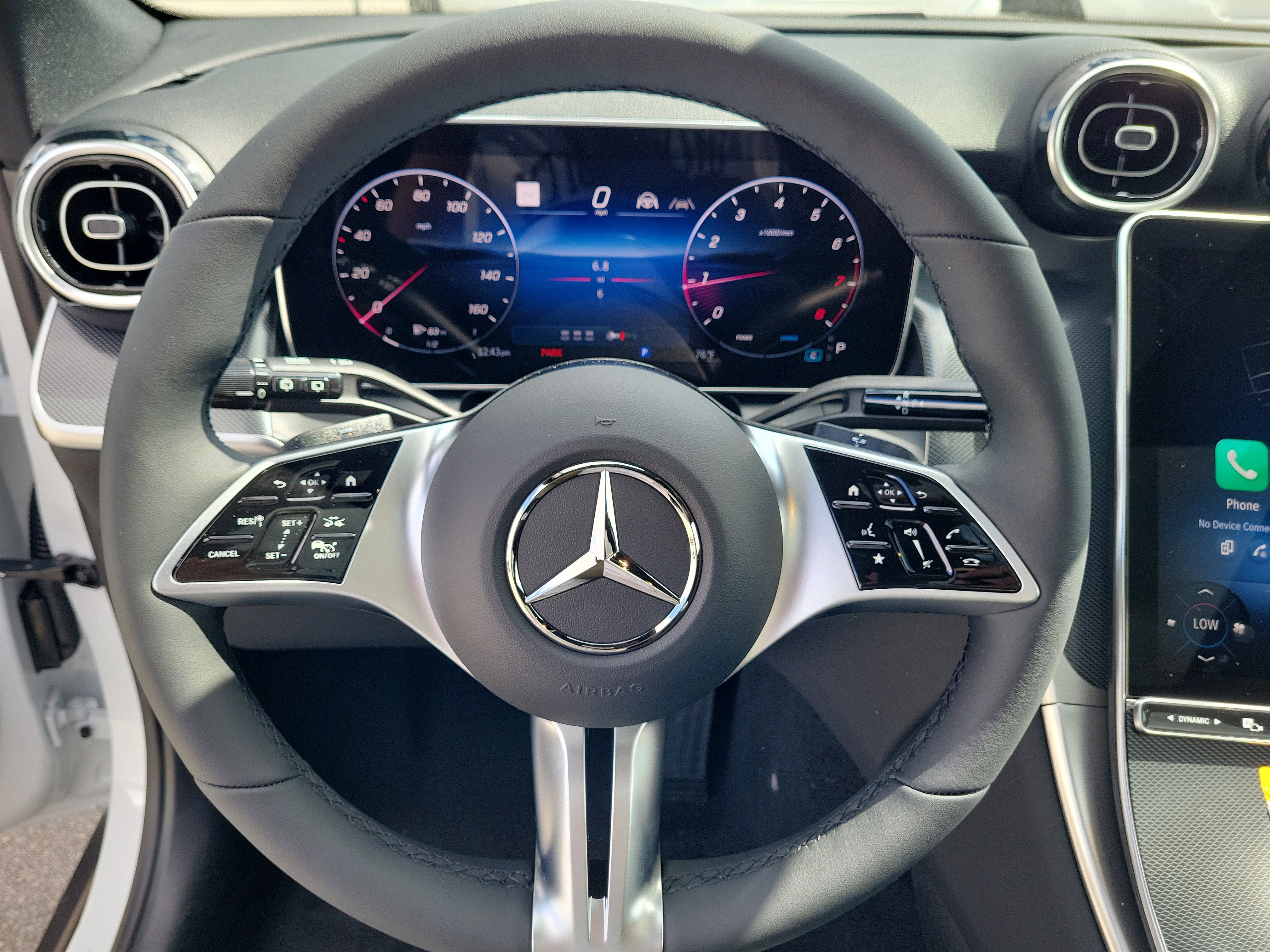 New 2026 MANUFAKTUR Moonlight White Metallic Mercedes-Benz GLC 300 image 48