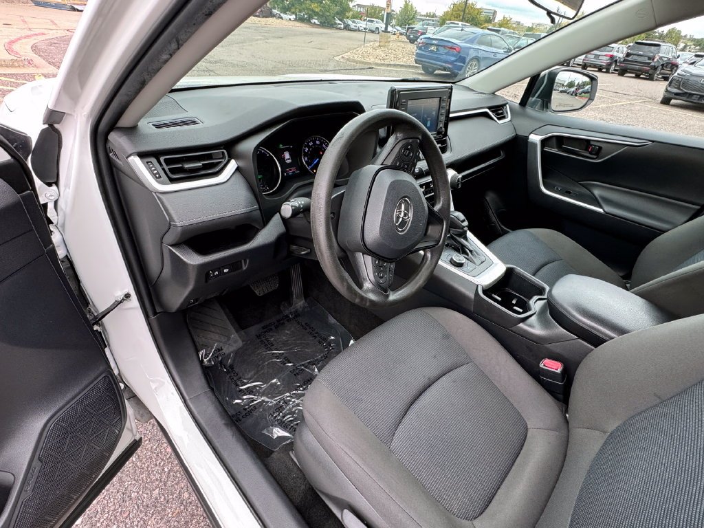 Used 2022 White Toyota LE image 23