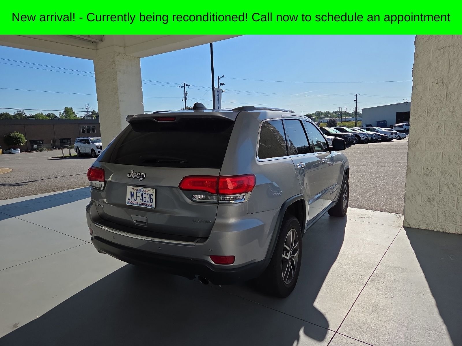 Used 2018 Billet Silver Metallic Clearcoat Jeep Limited image 5