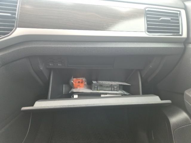 2022 Volkswagen Atlas SE w/Tech - Photo 26