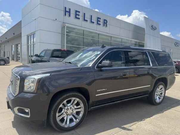 Used 2017 Gray GMC Denali image 3
