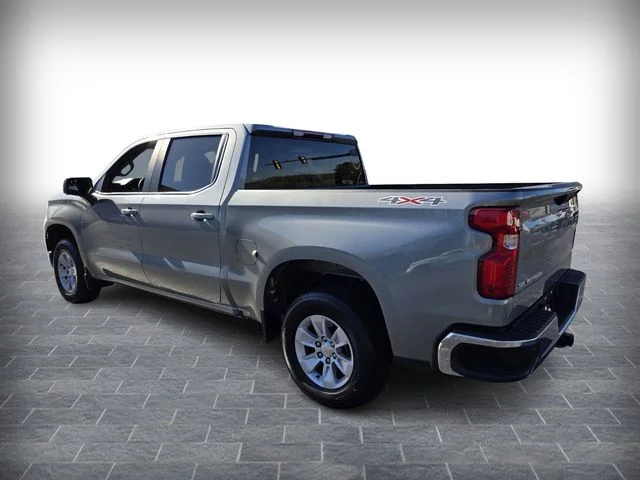 Used 2025 Gray Chevrolet LT image 5