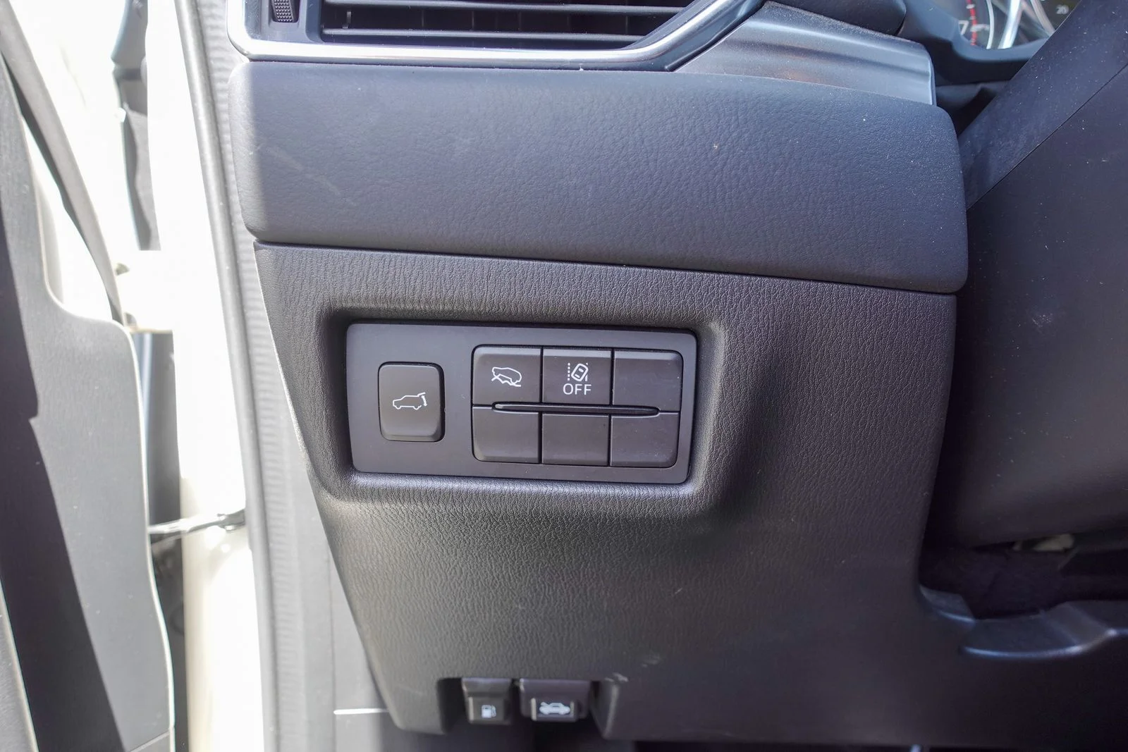 Certified Used 2025 Rhodium White Metallic Mazda 2.5 S Preferred Package image 18