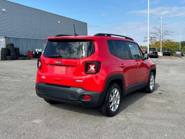 Used 2020 Red Jeep Latitude image 4