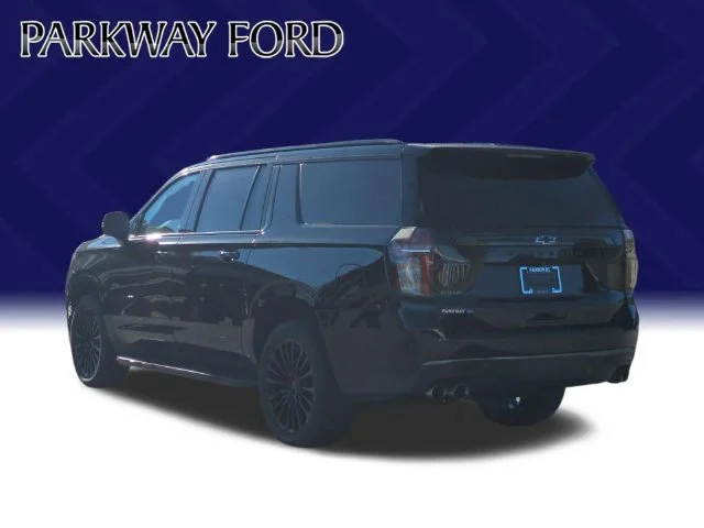 Used 2022 Black Chevrolet RST image 3