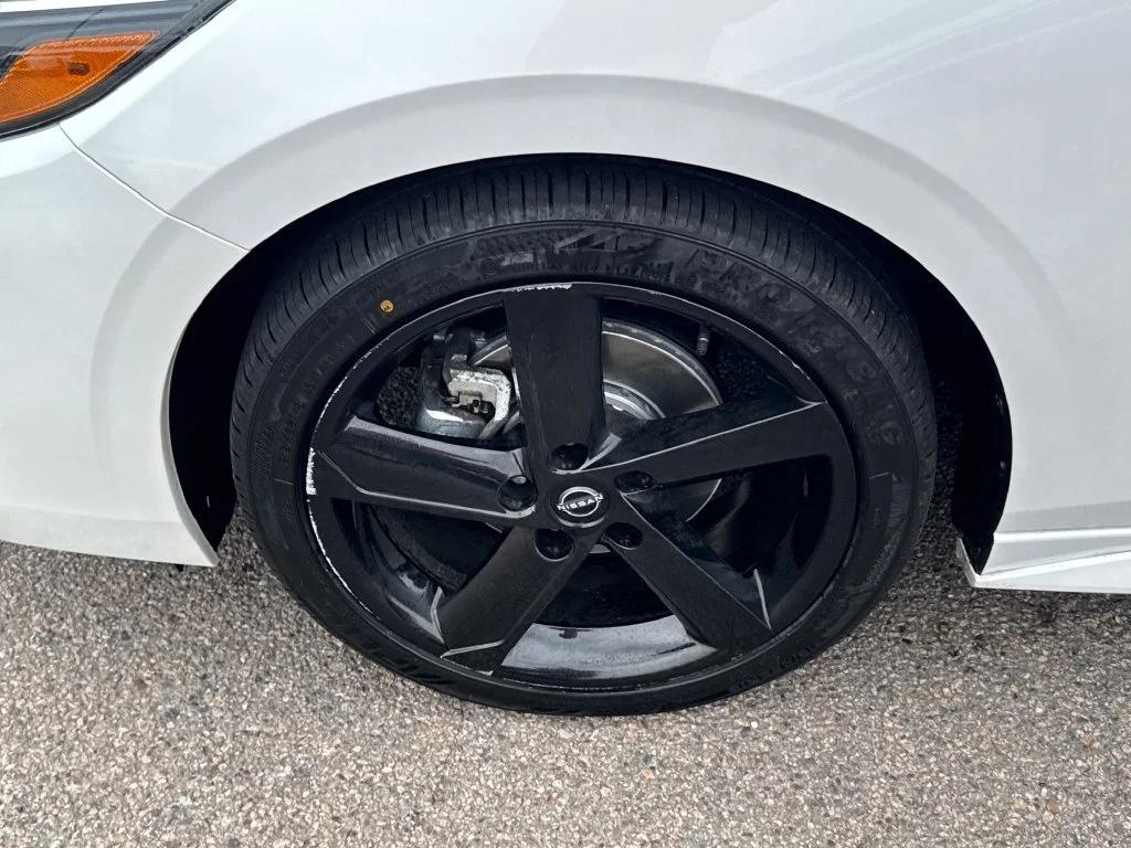 Used 2024 White Nissan SR image 40