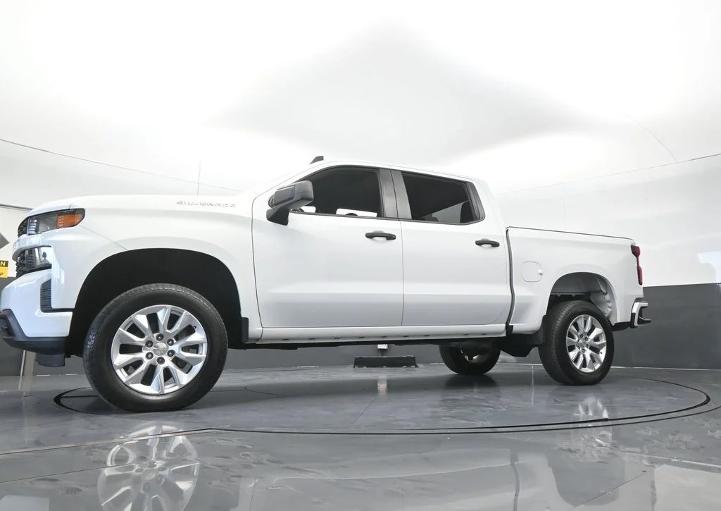 Used 2022 Summit White Chevrolet Custom image 56