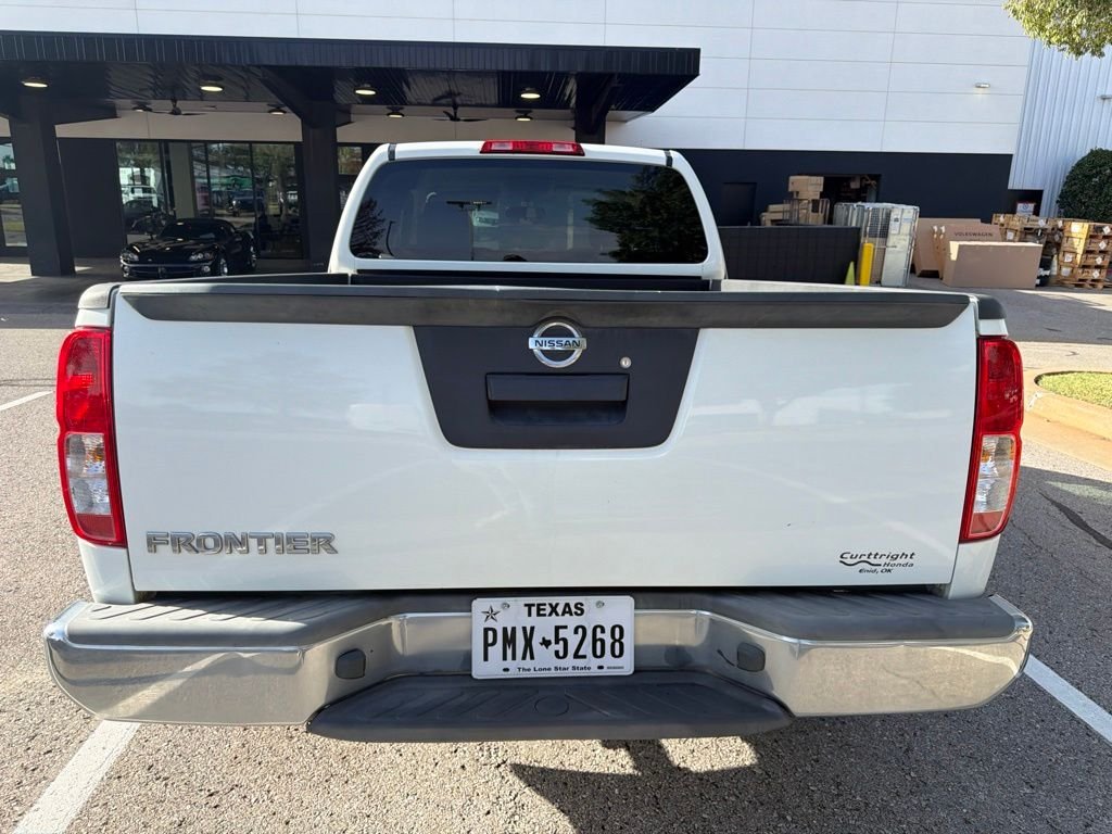 Used 2015 White Nissan S image 6