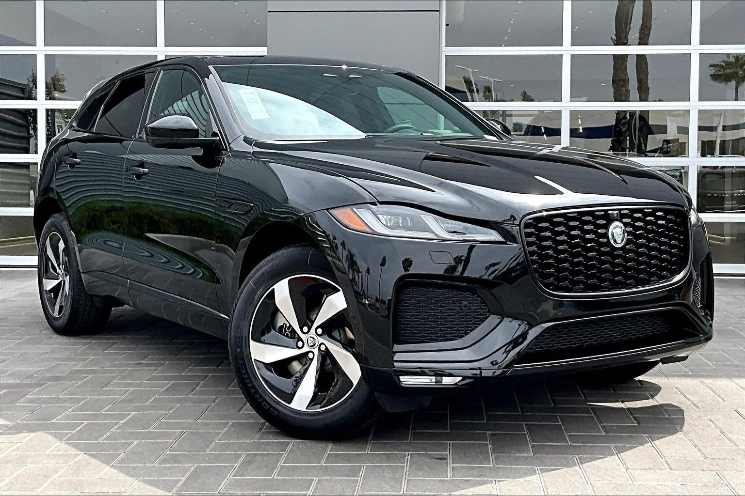 2026 Jaguar F-Pace R-Dynamic S - Photo 2