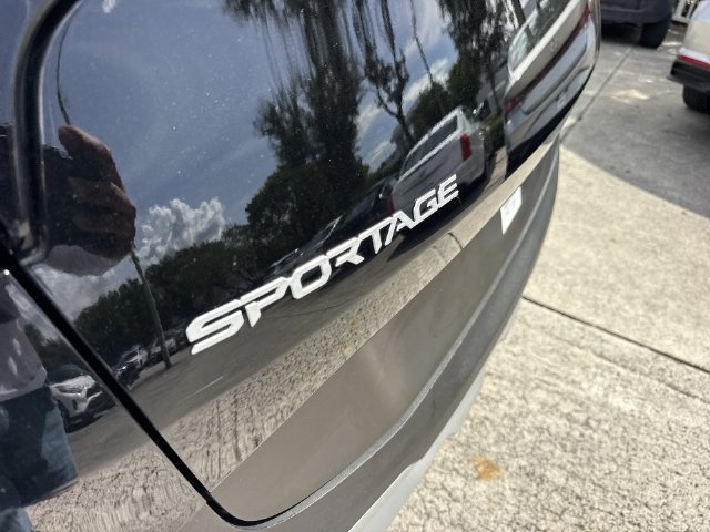 2025 Kia Sportage EX - Photo 25
