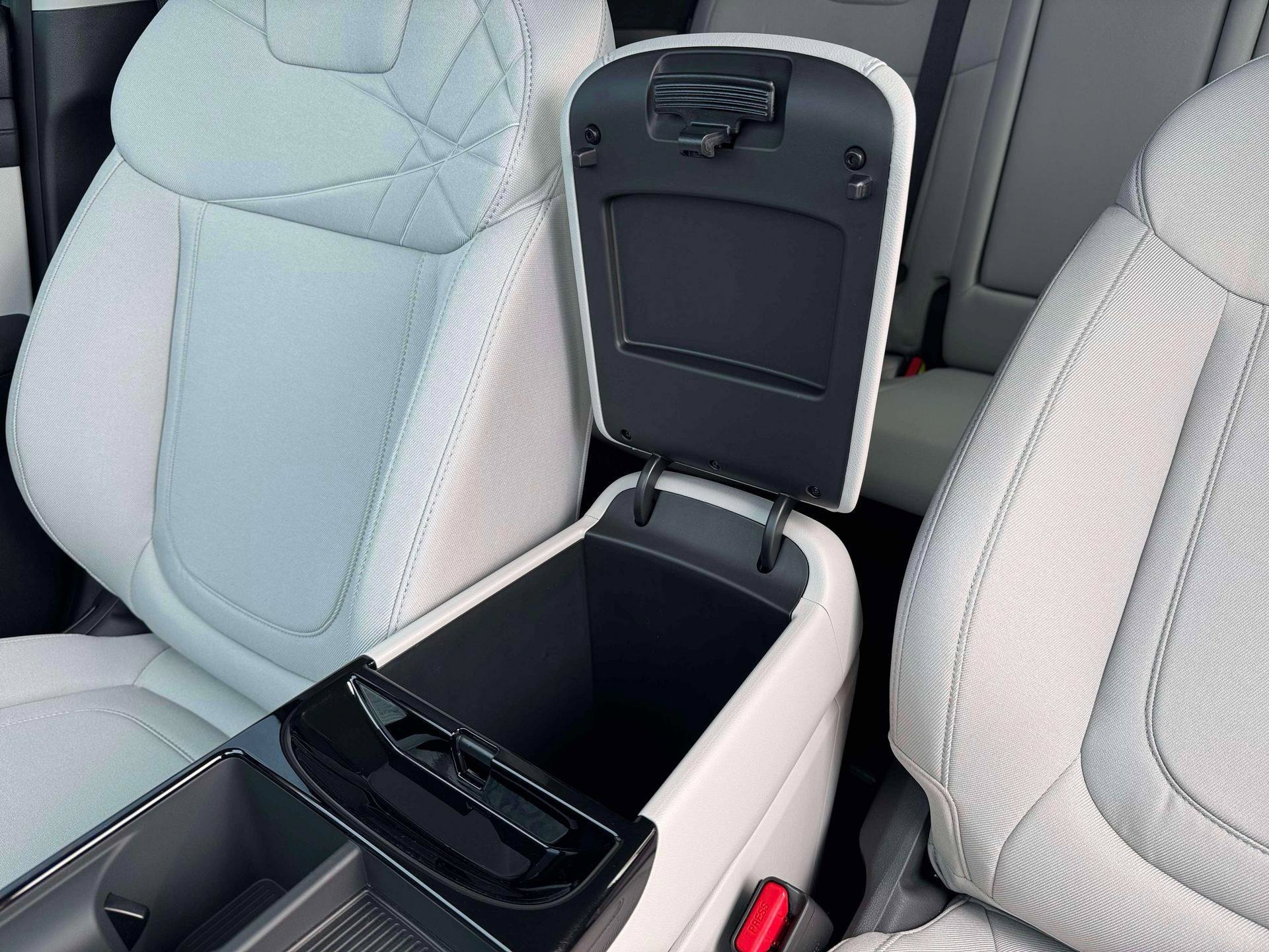 New 2026 Creamy White Pearl Hyundai SEL image 19