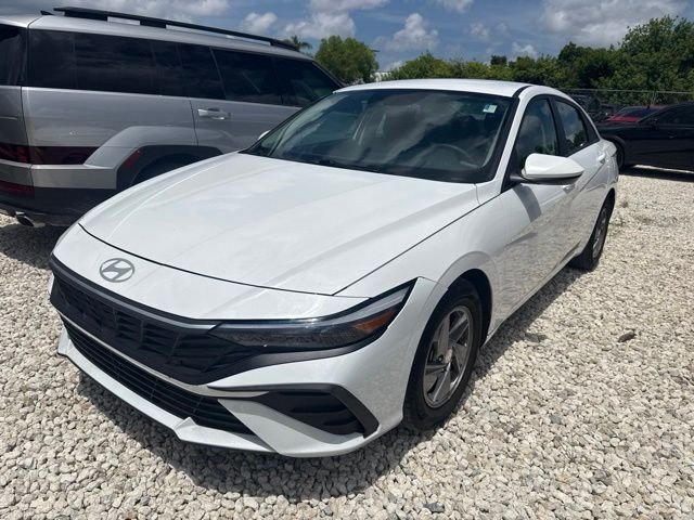2024 Hyundai Elantra SE
