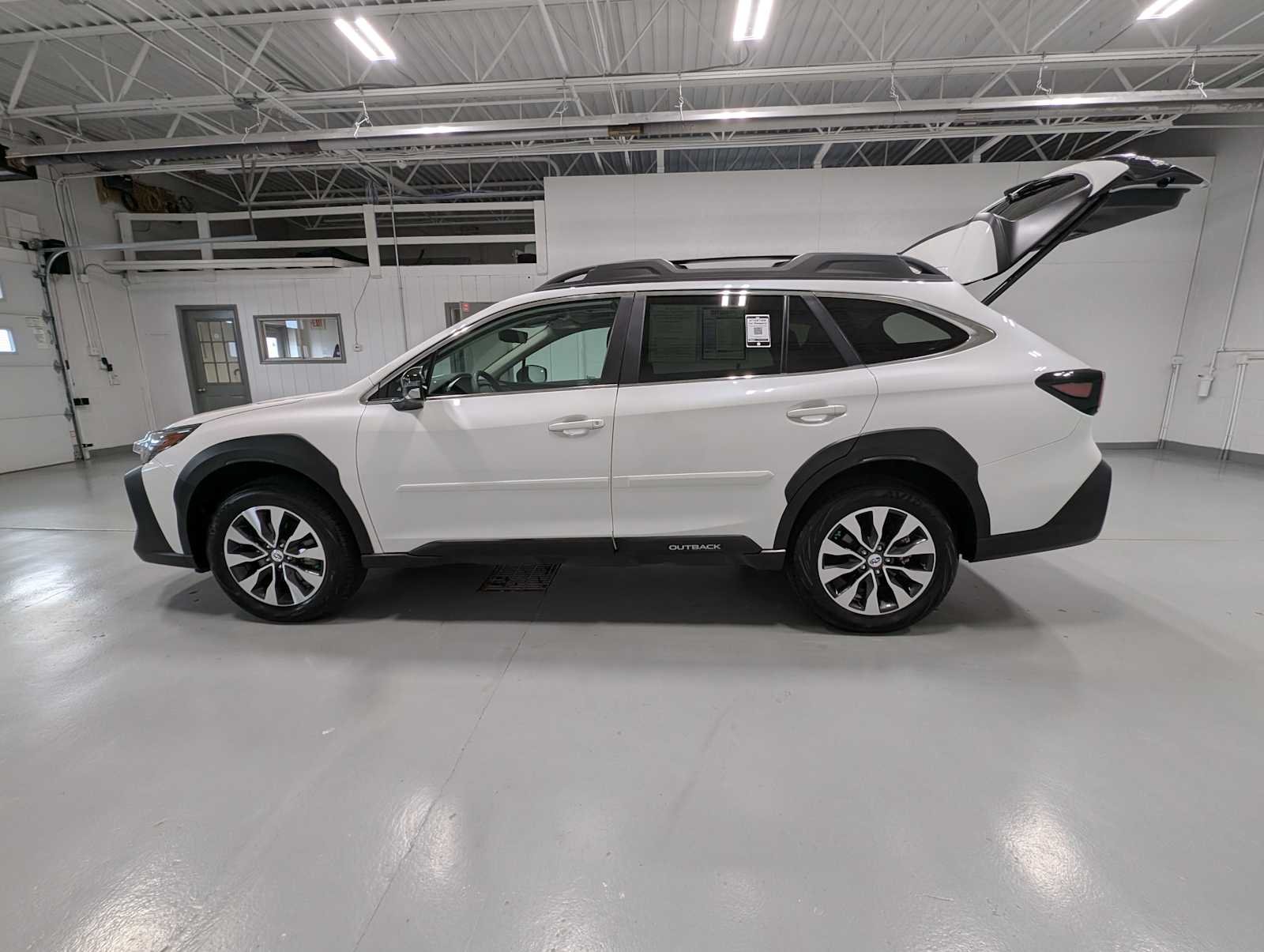 Used 2025 Crystal White Pearl Subaru Limited image 12