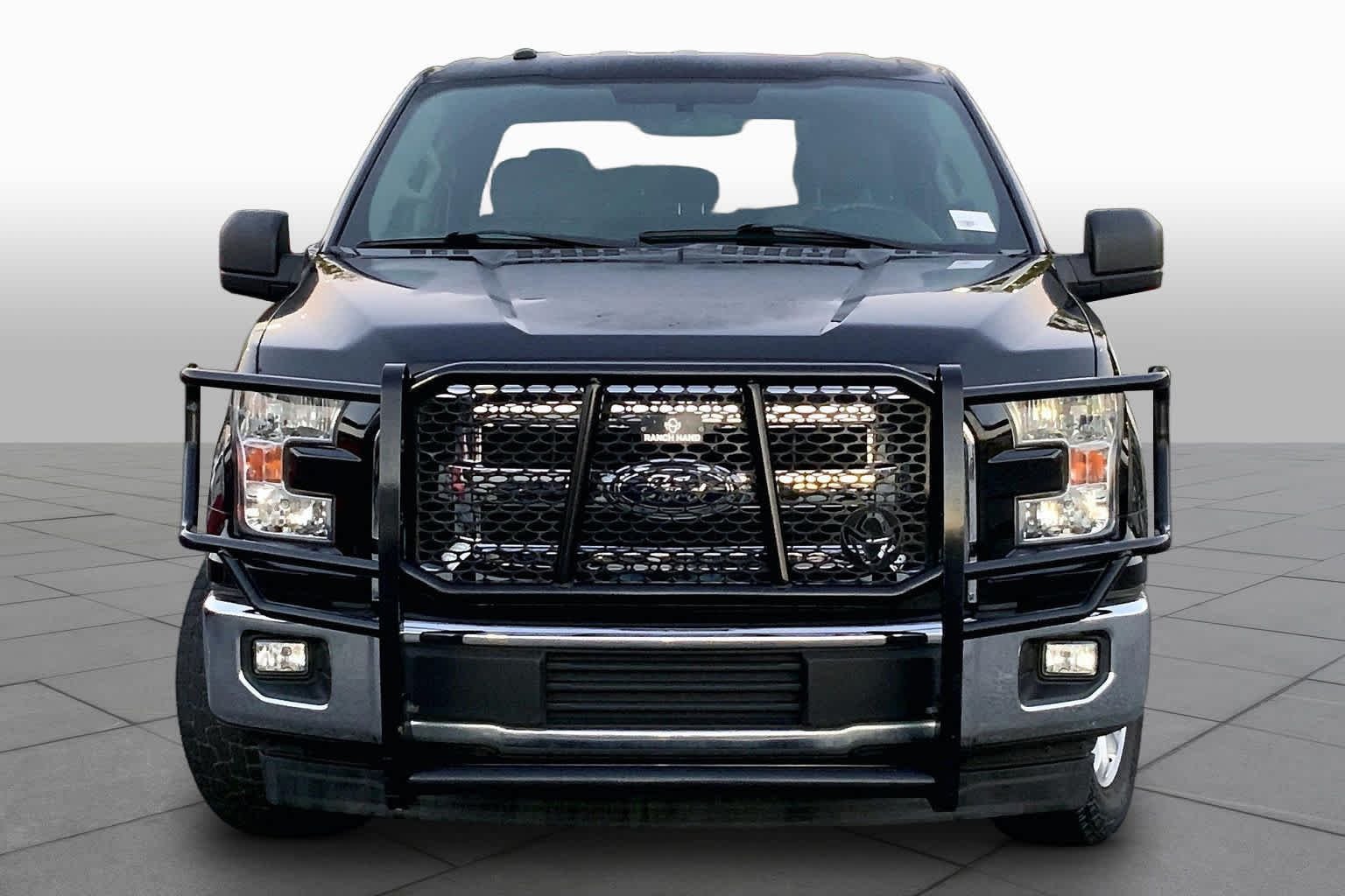 Used 2017 Shadow Black Ford XLT image 4