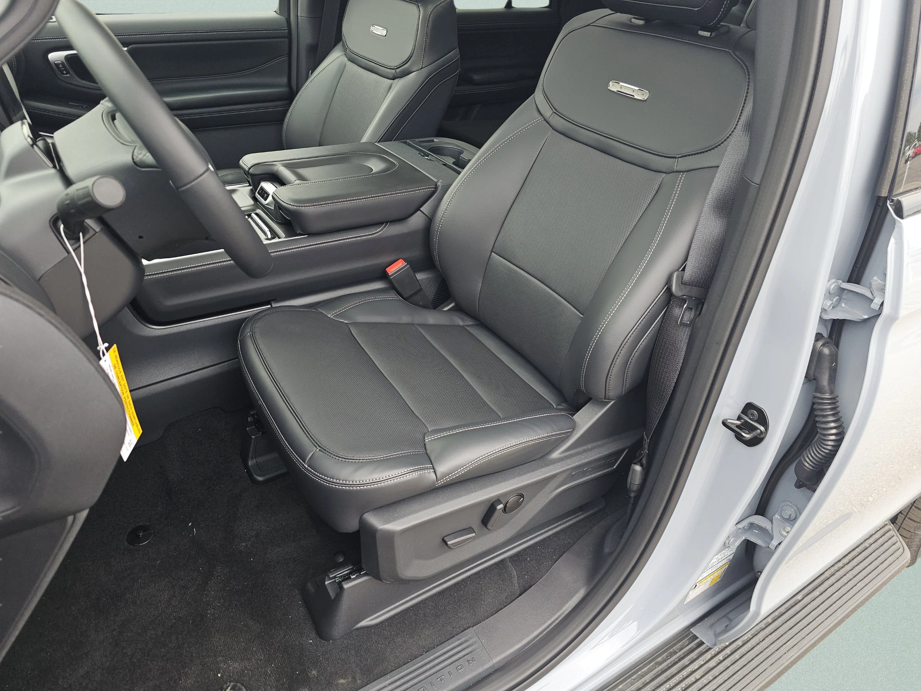 New 2026 Glacier Gray Metallic Tri-Coat Ford Platinum image 6