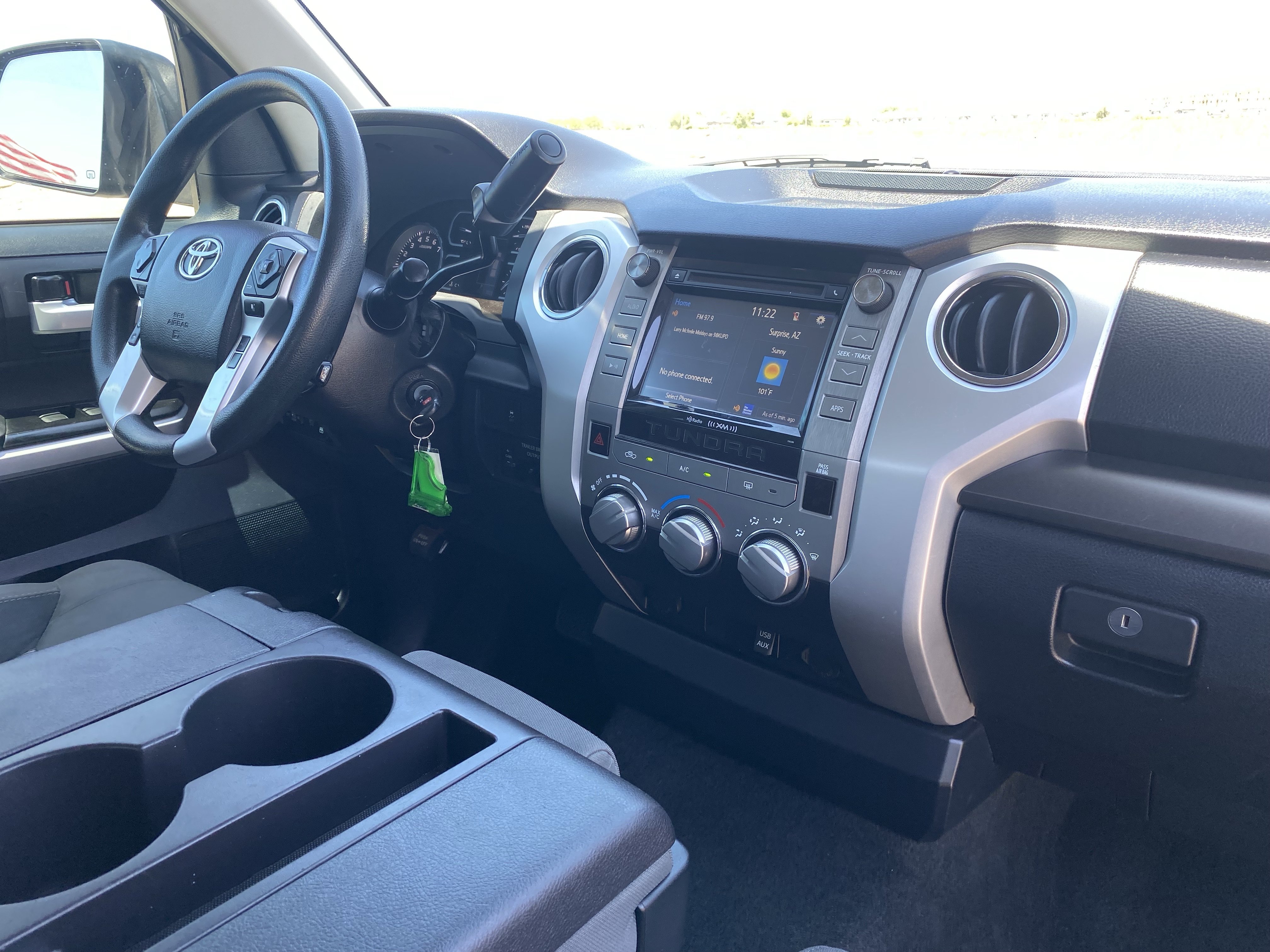 Used 2018 Magnetic Gray Metallic Toyota SR5 image 12