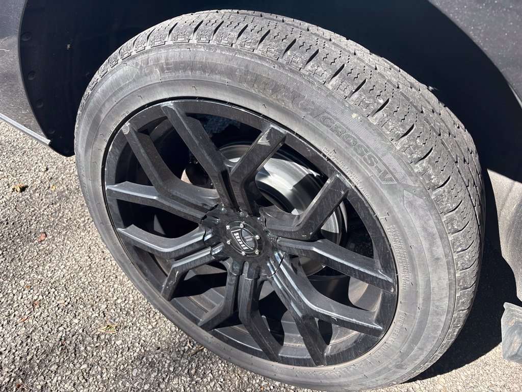 Used 2020 Magnetic Metallic Ford Limited image 10