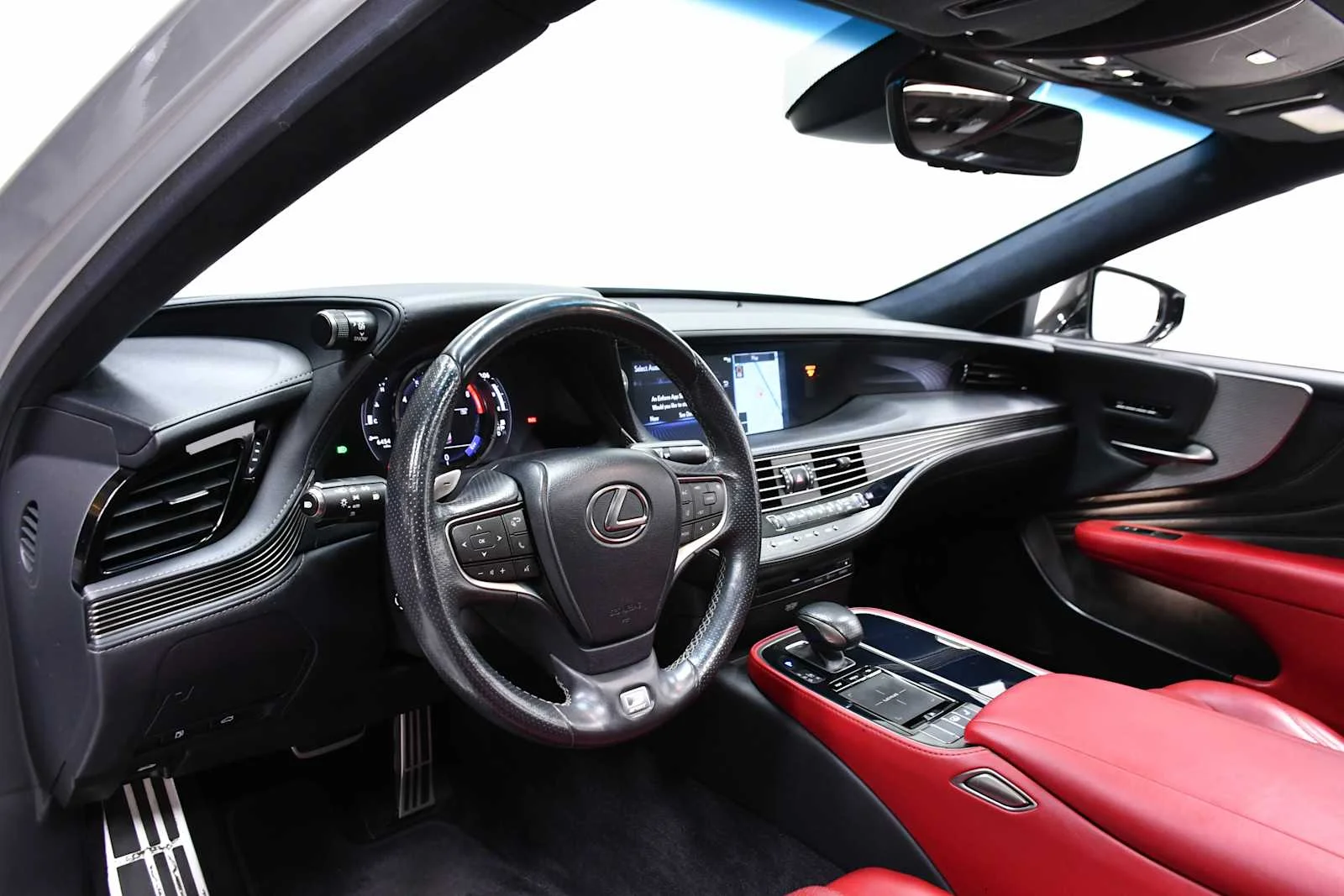Used 2018 Liquid Platinum Lexus  image 16