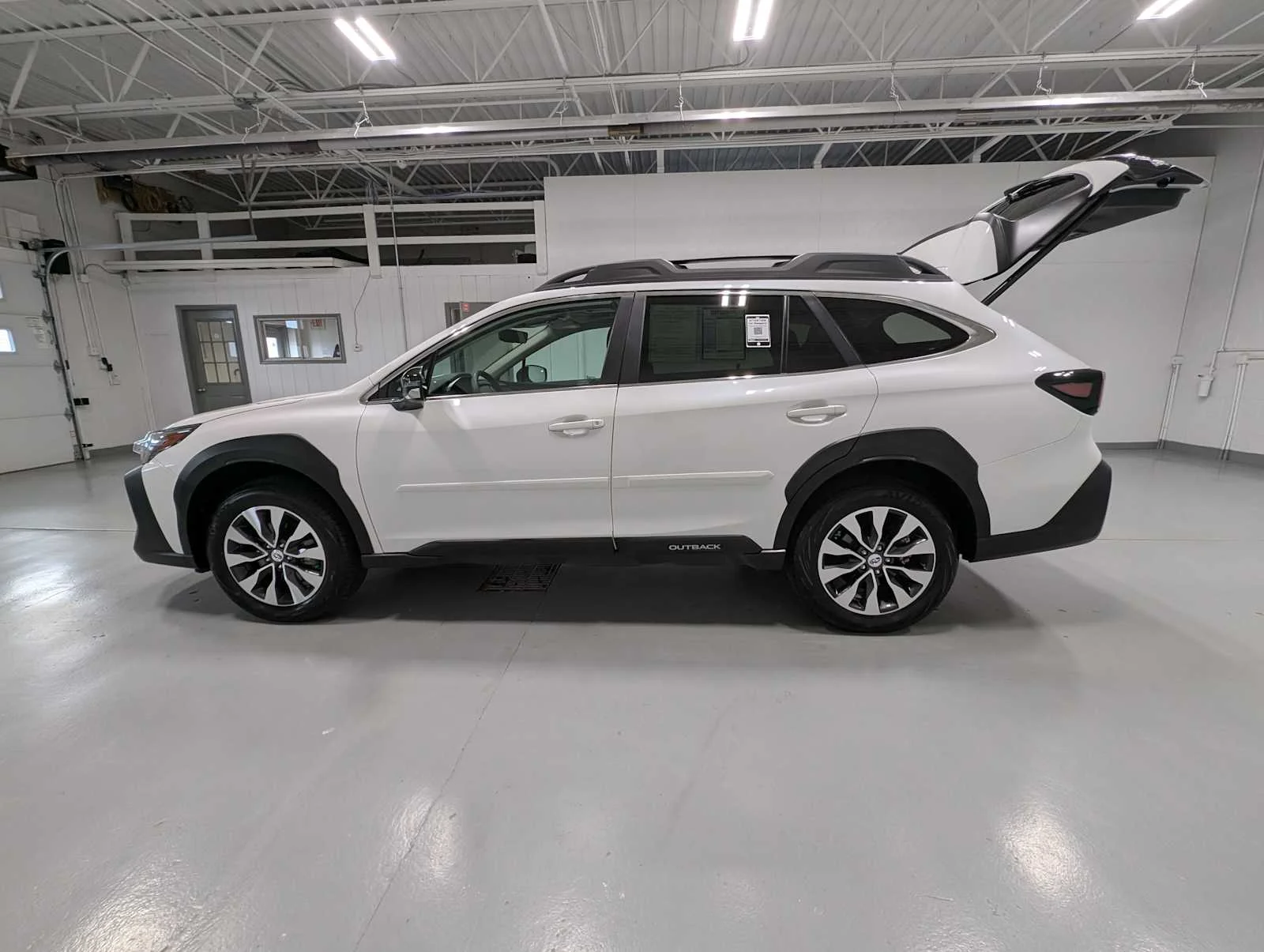 Used 2025 Crystal White Pearl Subaru Limited image 12
