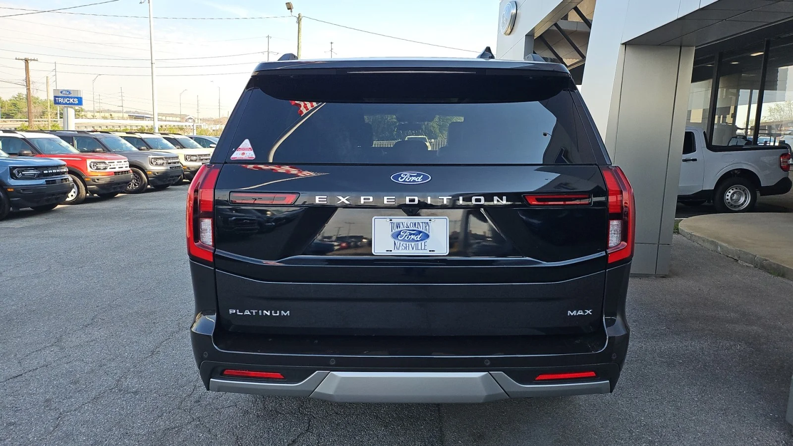 Used 2025 Dark Charcoal Ford 2025 FORD EXPEDITION MAX PLATINUM 4DR SUV 131.5 W image 4