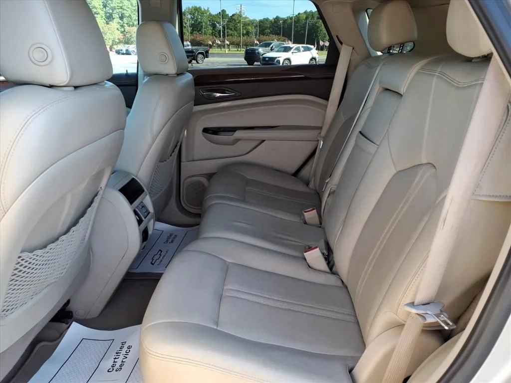 Used 2015 SILVER COAST METALLIC Cadillac Luxury Collection image 24