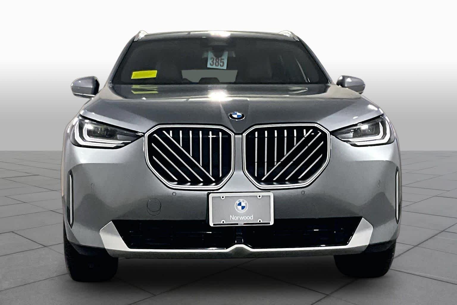 Used 2026 Skyscraper Grey Metallic BMW 30 xDrive image 3