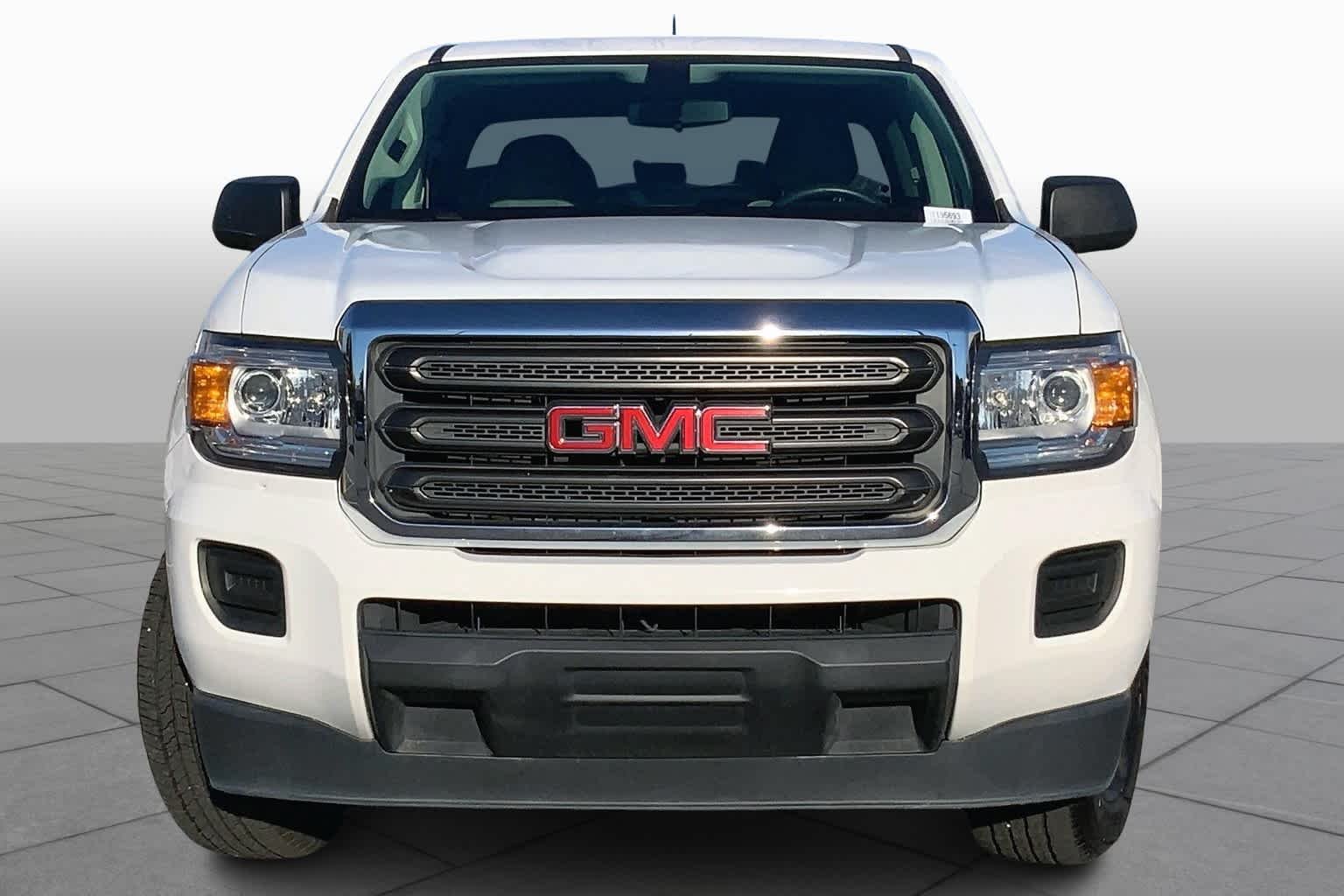 Used 2018 Summit White GMC 2WD image 3