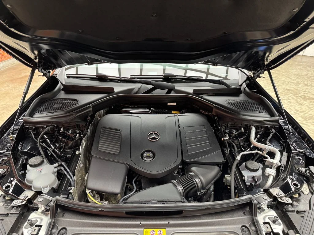 Used 2025 Black Mercedes-Benz GLC 300 image 28