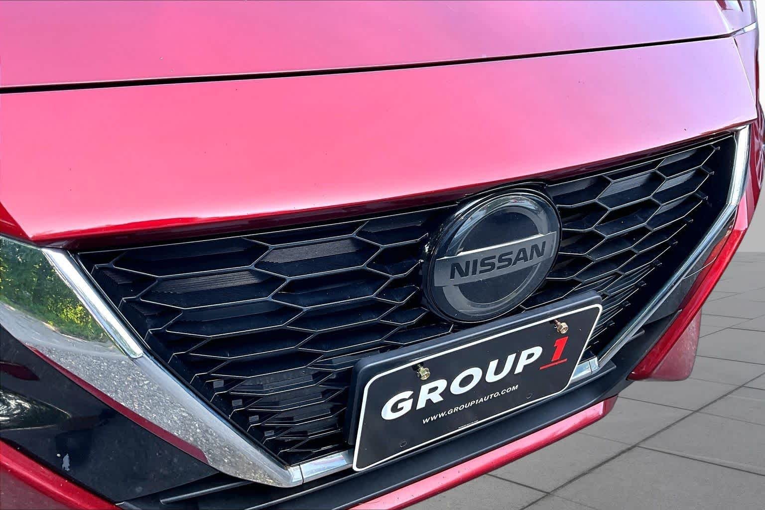 Used 2020 Scarlet Ember Tintcoat Nissan SV image 28