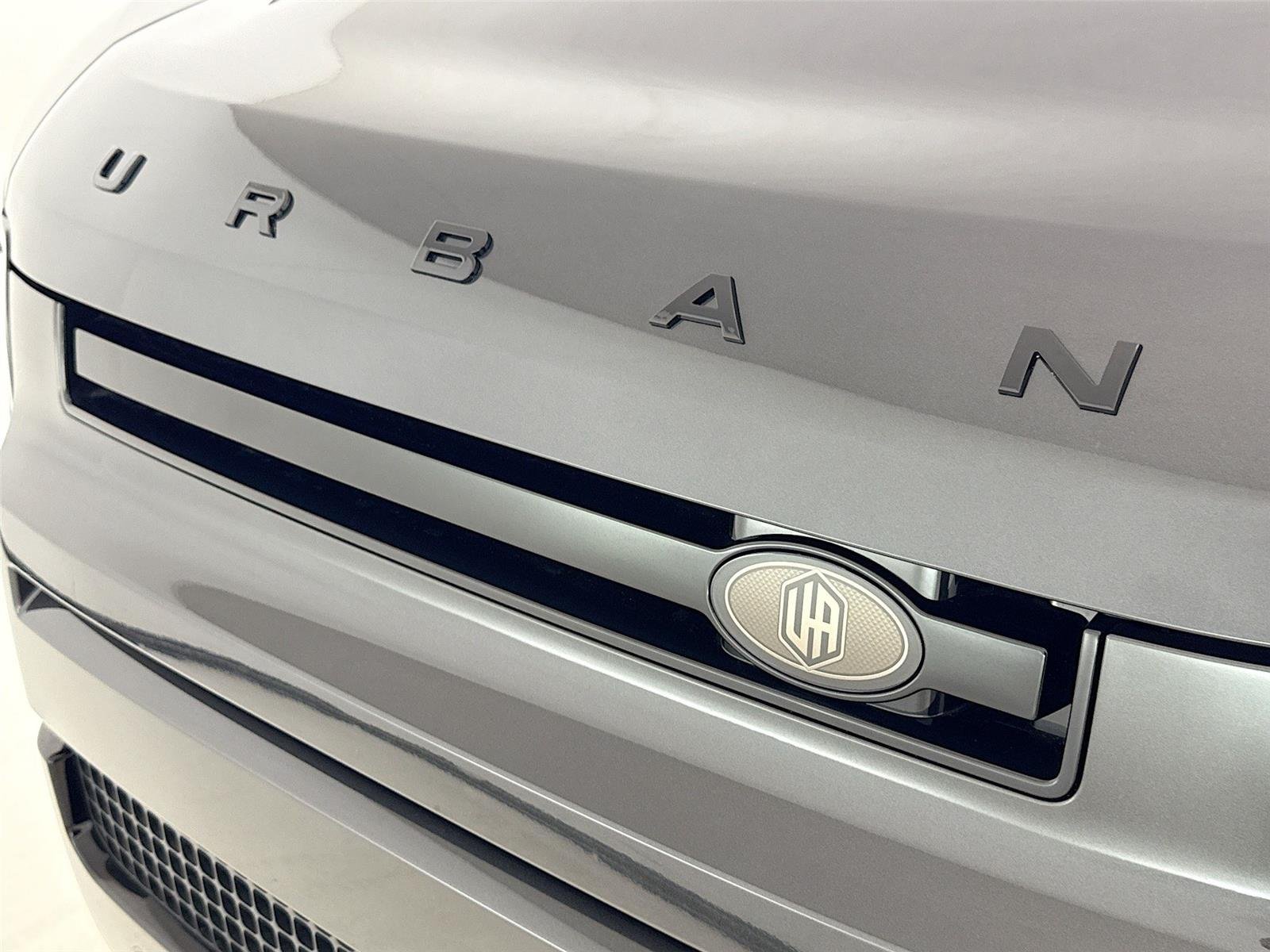 Used 2026 Carpathian Grey Premium Metallic Land Rover X-Dynamic SE | Urban Widetrack Build image 33