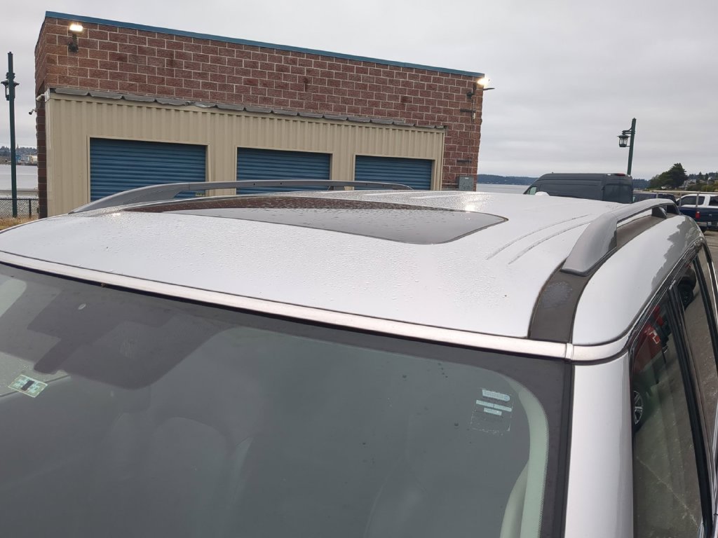 Used 2019 Silver Nissan SL image 22