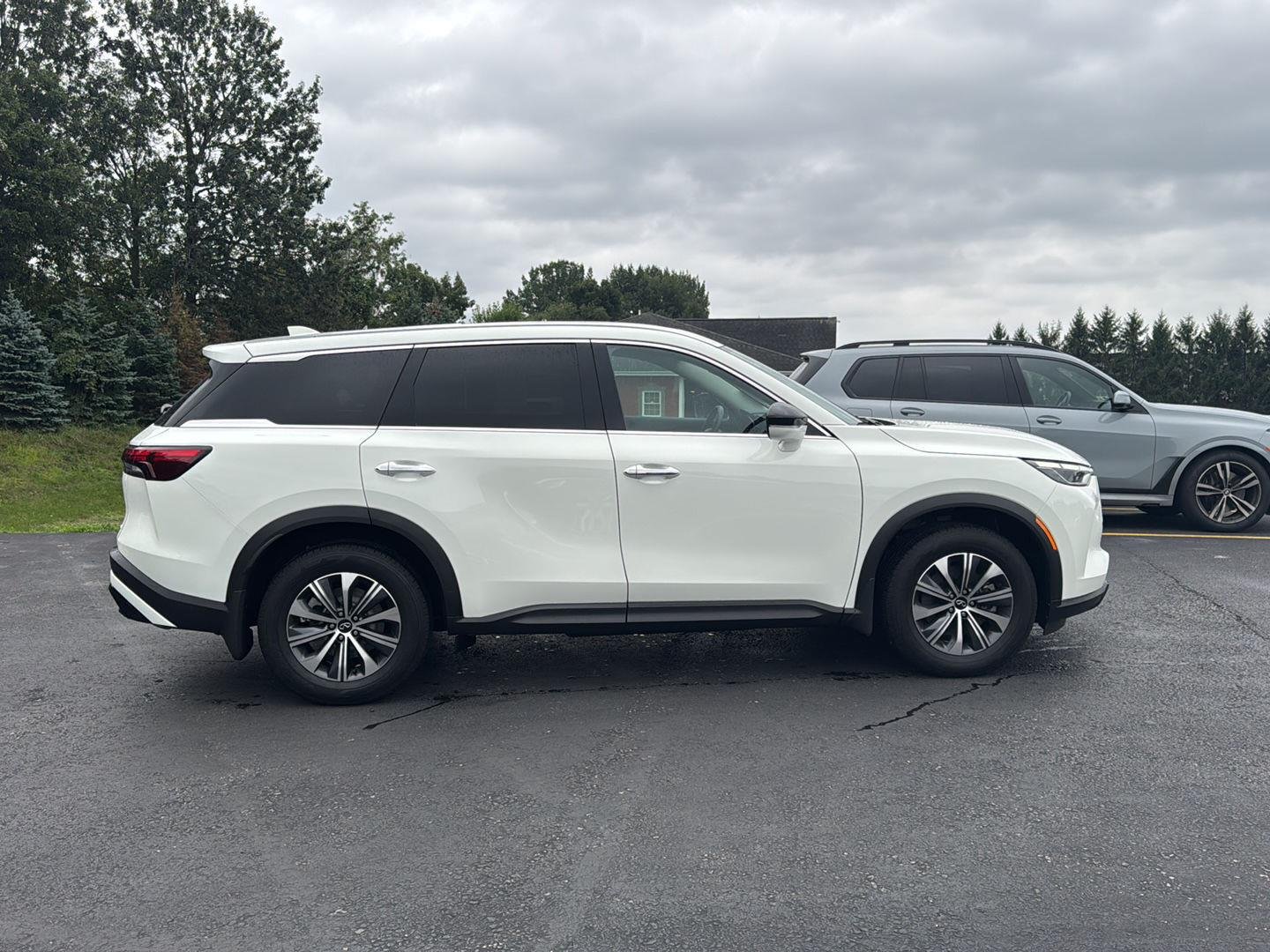 Used 2024 Glacier White INFINITI PURE image 2